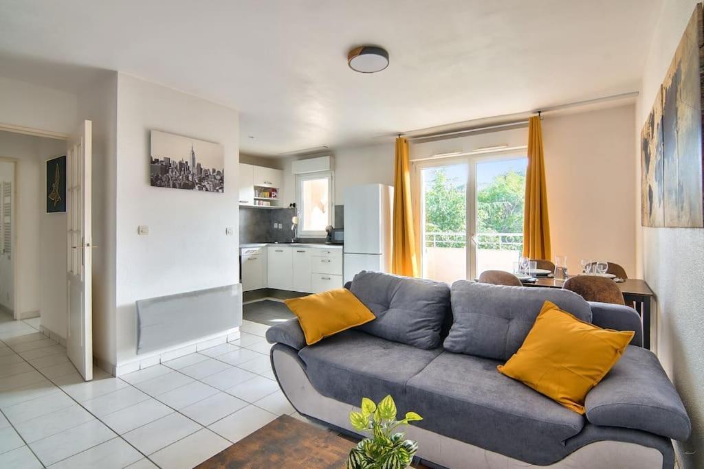 T2 Calme Et Lumineux A Proche Airbus Apartment *